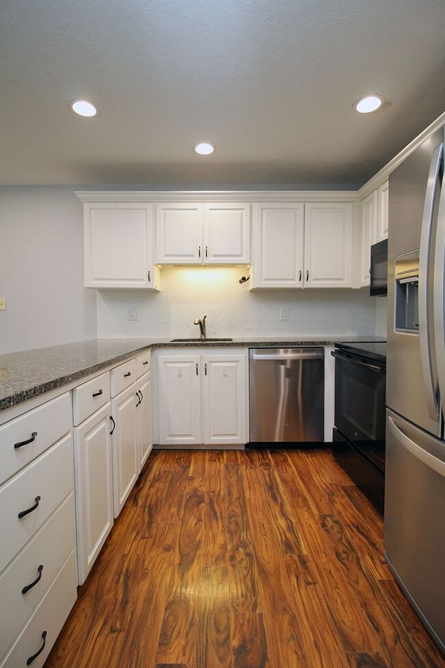 Building Photo - 3896 Botticelli St