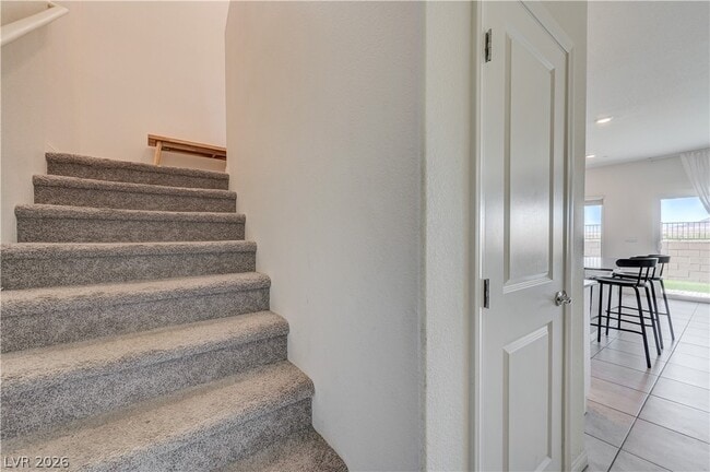Building Photo - 386 Larksong Ave