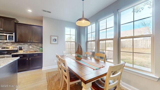 Building Photo - 205 Willow Ridge Dr