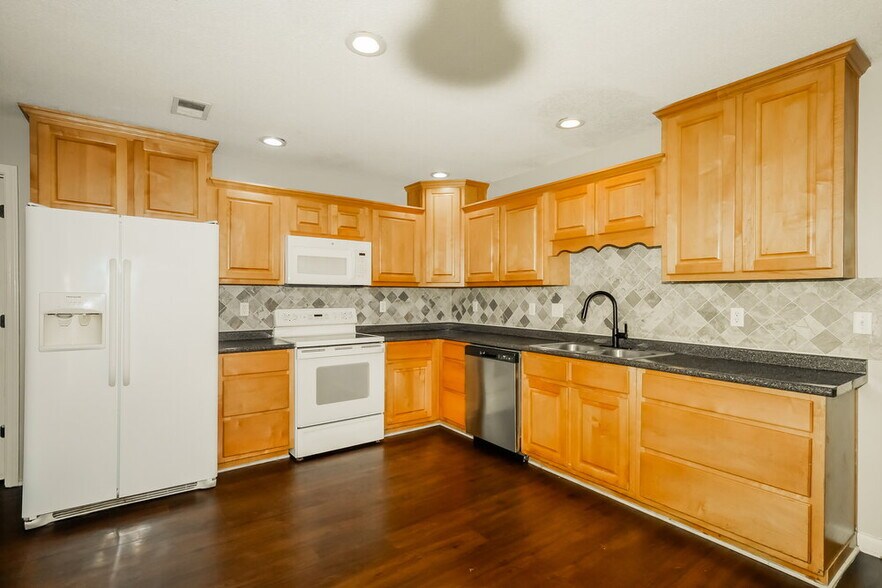 Building Photo - 1820 Mary Payton Cove