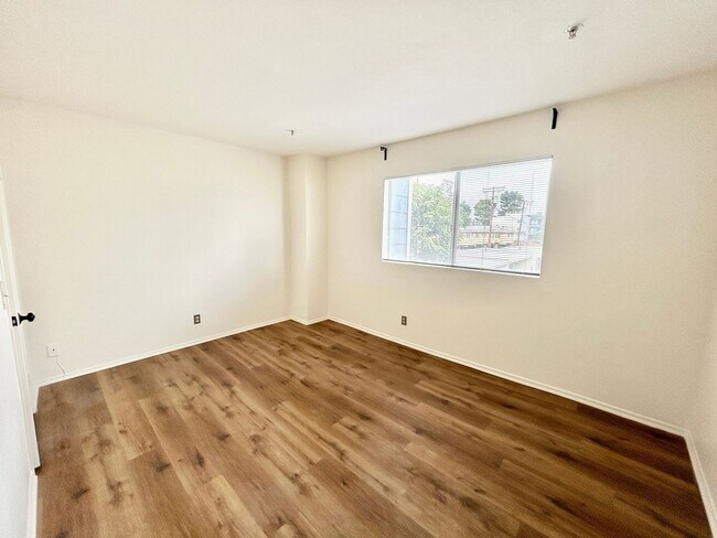 Building Photo - 4511 Murietta Ave