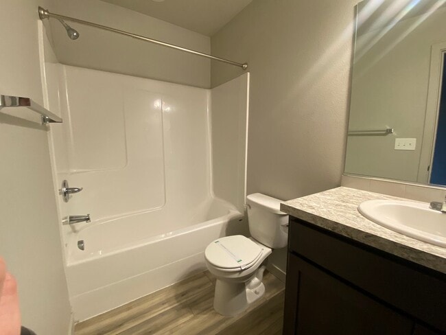 Building Photo - Modern 3 Bedroom, 2 Bathroom Townhouse for...