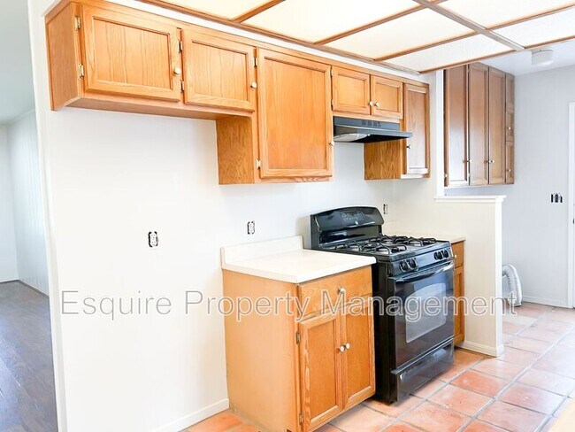 Building Photo - 1016 Sespe Ave
