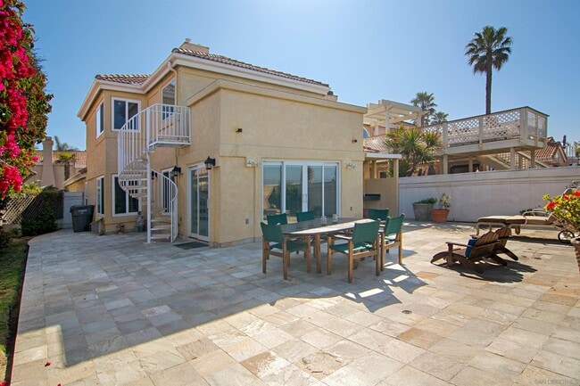 Building Photo - 20 S Cays Ct