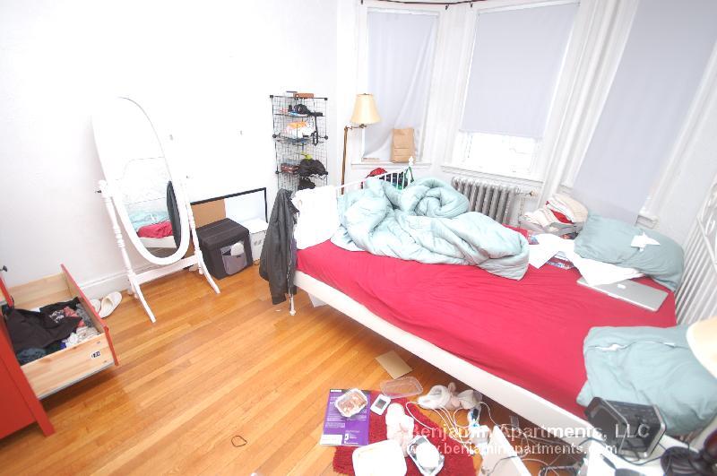 Building Photo - 1163 Boylston St