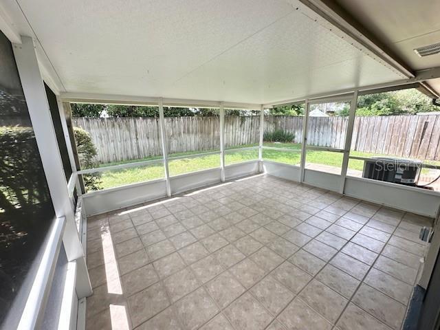 Building Photo - 587 Holbrook Cir