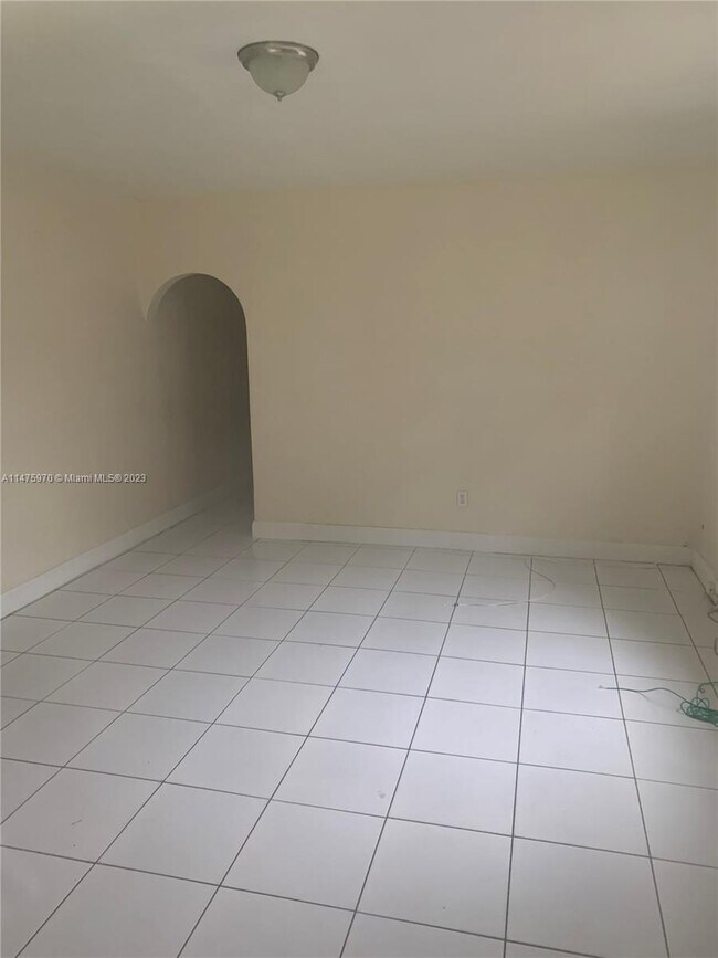 Building Photo - 1335 NE 182nd St