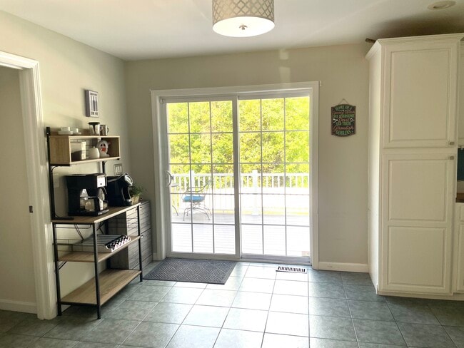 Building Photo - 64 Hamilton Dr