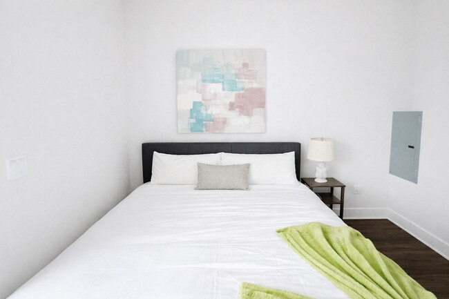 Building Photo - 4618 Douglas St