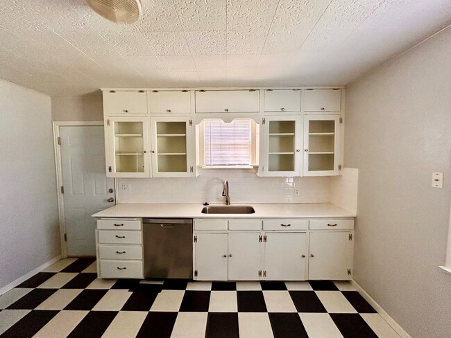 Building Photo - 2441 NW 32nd St