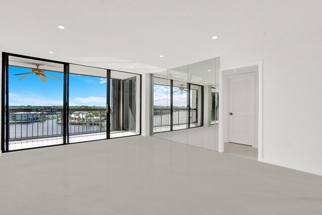 Building Photo - 2697 N Ocean Blvd