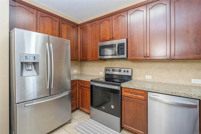 Building Photo - 9425 Chadesberry Ct