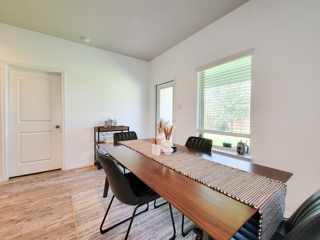 Building Photo - 2326 Strong Horse Dr