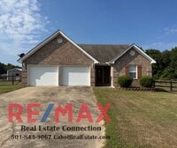 Building Photo - Sorry No Smoking and Pets Permitted with R...