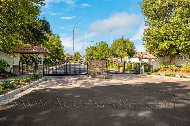 Building Photo - Huge 5 Bed/ 3.5 Bath Home In Desirable Gated Rancho Madera community In Temecula!