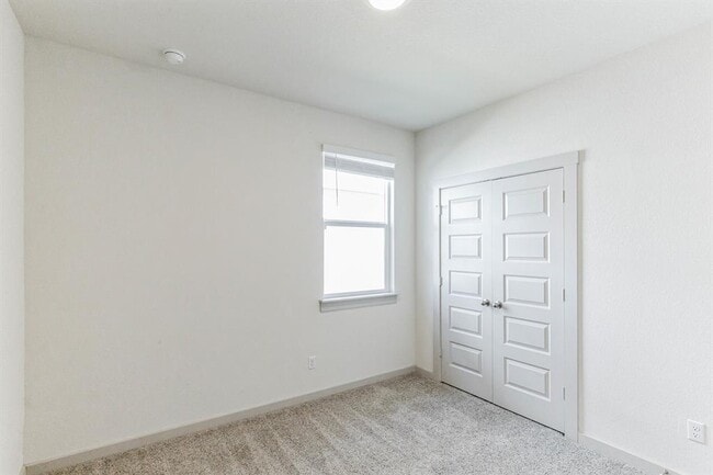 Building Photo - 217 Grns Byu Trl