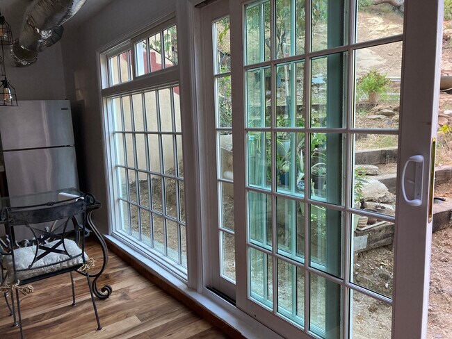 Entering the Unit - 21621 Circle Trl