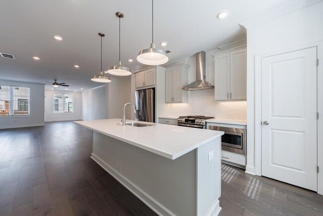 Building Photo - 510 Healy Dr