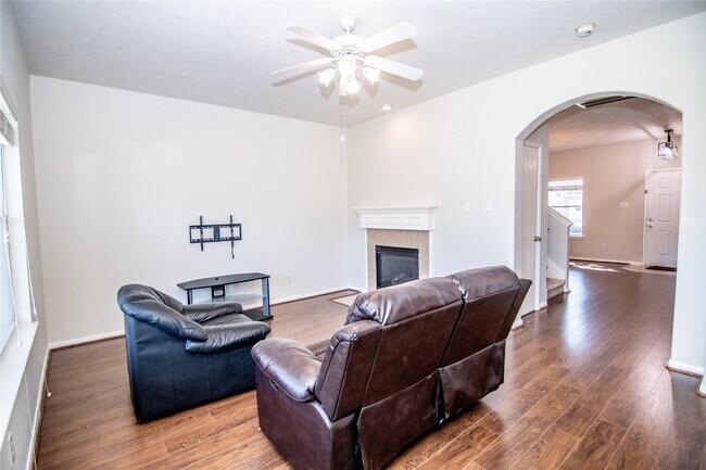 Building Photo - 25914 Chapman Falls Dr