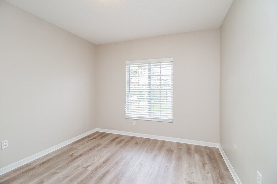 Building Photo - 15261 Harrowgate Way