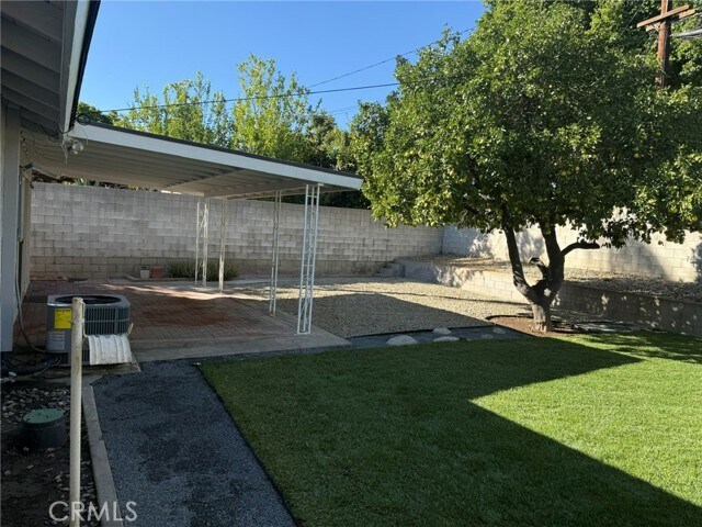 Building Photo - 1488 Bussey St W