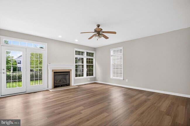 Building Photo - 42071 Pepperbush Pl