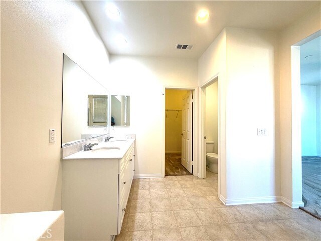 Building Photo - 8433 Floro Pl