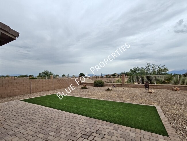 Building Photo - 897 West Calle Zoca