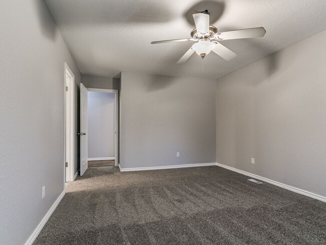 Building Photo - 205 N Rockypoint Dr
