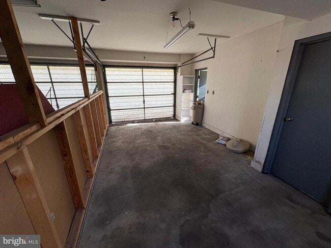 Building Photo - 221 E Penn Ave