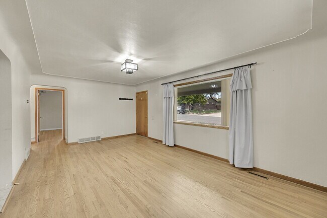 Building Photo - $3,095.00 - 3 Bedrooms, 2 Bathrooms Single Family Home in Arvada with Cozy Fireplace!