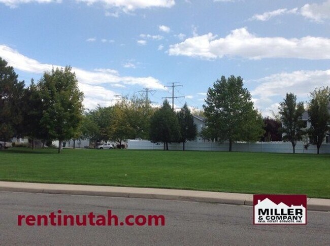 Building Photo - Former Model home in Layton For Rent!