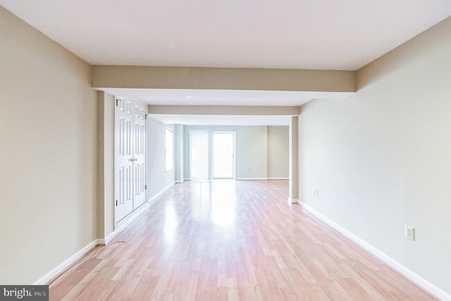 Building Photo - 14524 Pebblewood Dr