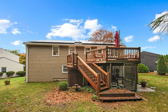 Building Photo - 9 Blue Bird Rd