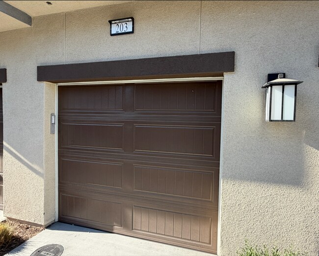 Building Photo - 12962 Lassen Dr