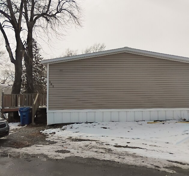 Building Photo - 161 Rainbow Dr