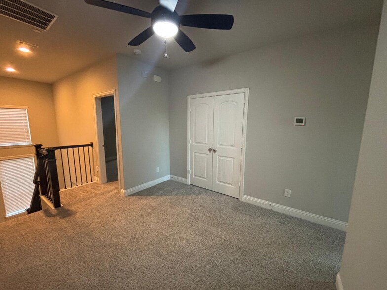 Building Photo - 6142 Rainbow Valley Pl