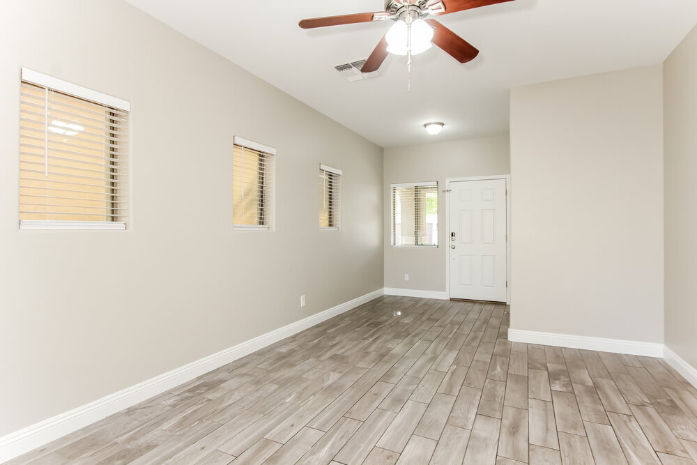 Building Photo - 10225 W Camelback Rd