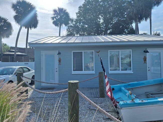Building Photo - NSB FURNISHED EFFICIENCY UNIT-ALL UTILITIES INCLUDED INCLUDING WI-FI!