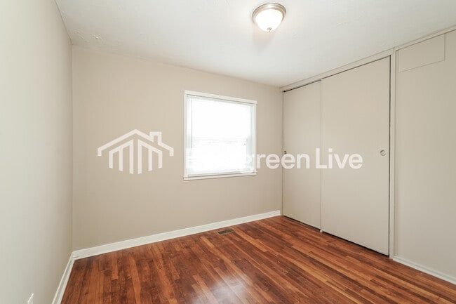 Building Photo - 1147 Weston St