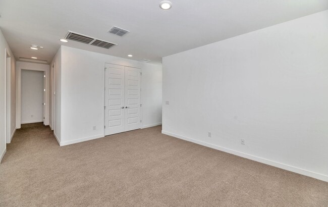 Building Photo - 9918 E Texas Ave