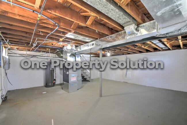 Building Photo - 1228 Aetna St