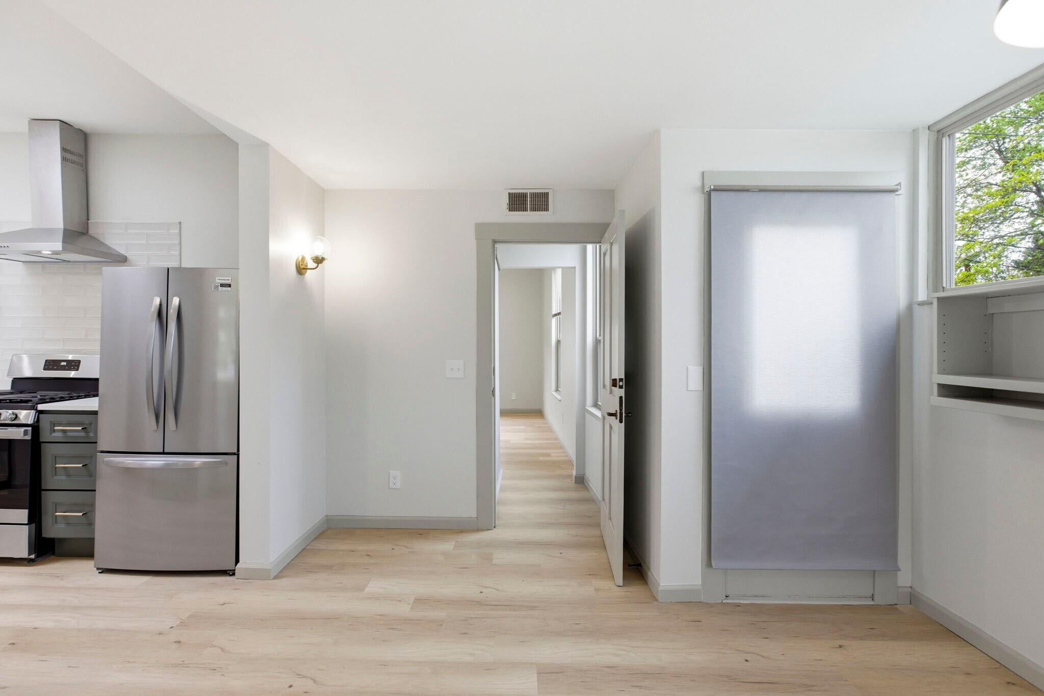 Building Photo - 2387 NW Thurman St