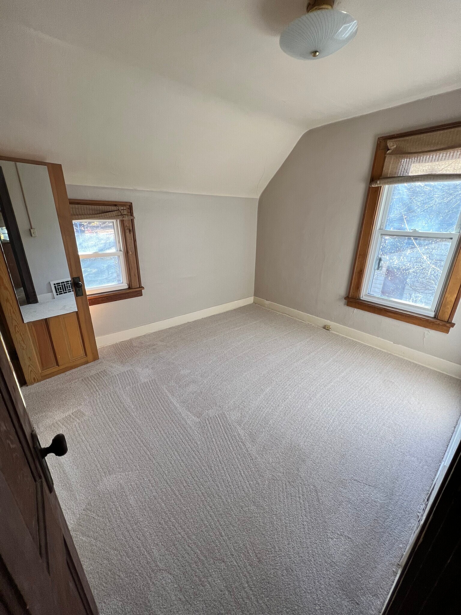 Building Photo - 3058 Hayes St NE