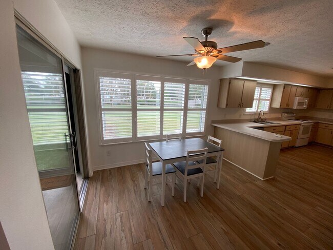 Building Photo - Welcome home to this bright, beautifully maintained 2-bedroom, 2-bath Stonecrest home, offered mo...
