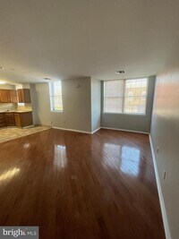 Building Photo - 2401 S 5th St