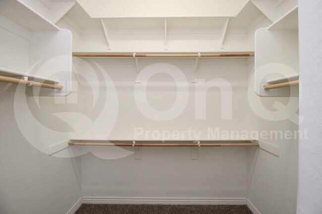 Building Photo - 4247 E Comstock Dr