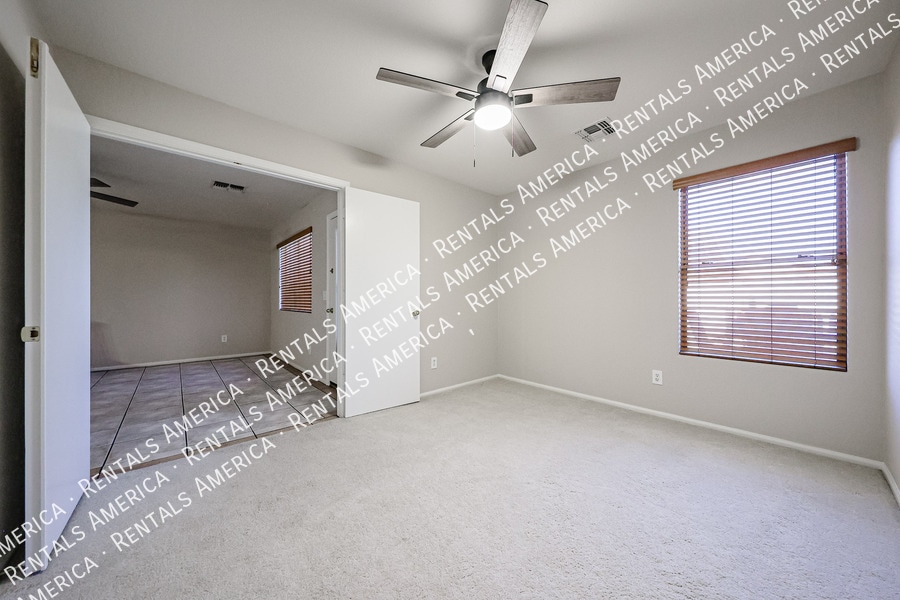 Building Photo - 42610 W Michaels Dr