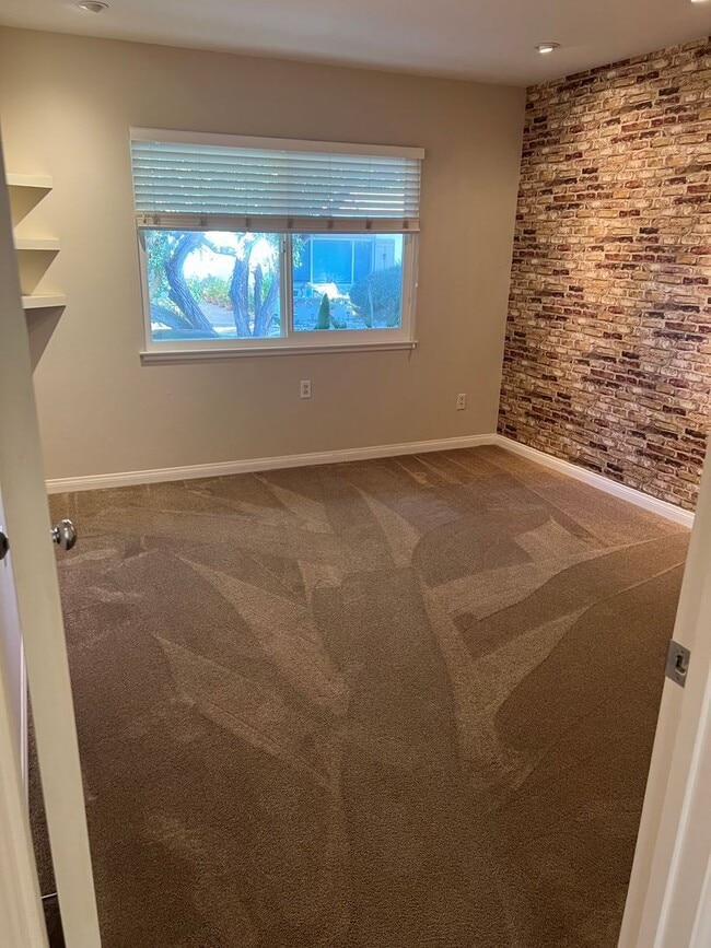 Building Photo - 55+ ONLY community gorgeous ranch style 2BR/2BA home with laundry, parking and community amenities