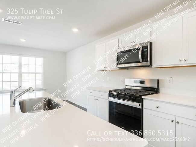 Building Photo - 325 Tulip tree St